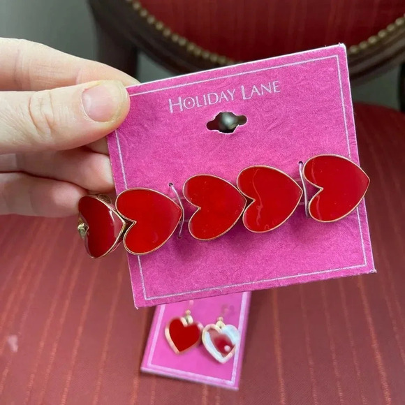 Red Heart Gold Bracelet - Picture 3 of 4